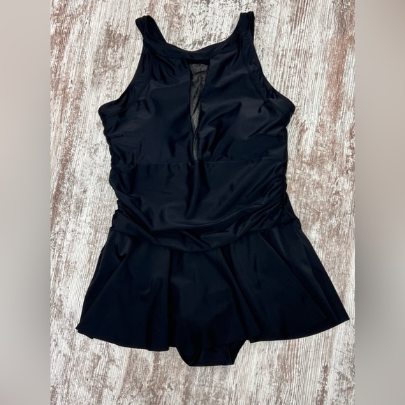 Women’s High Neck Skirted Swimsuit - Dailulin - Black - Picture 4 of 15